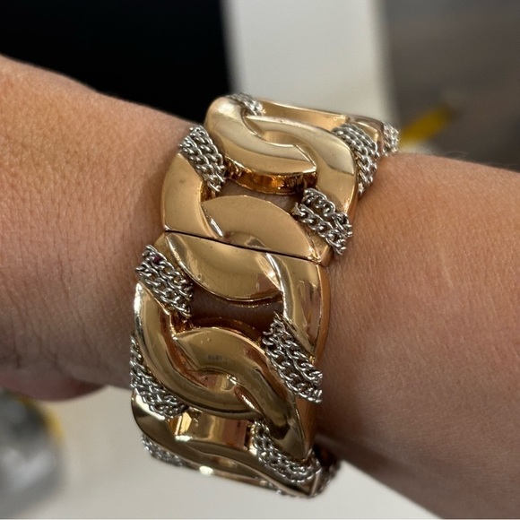 Gold tone silver chain hinged wide bracelet # 090 - Picture 2 of 7